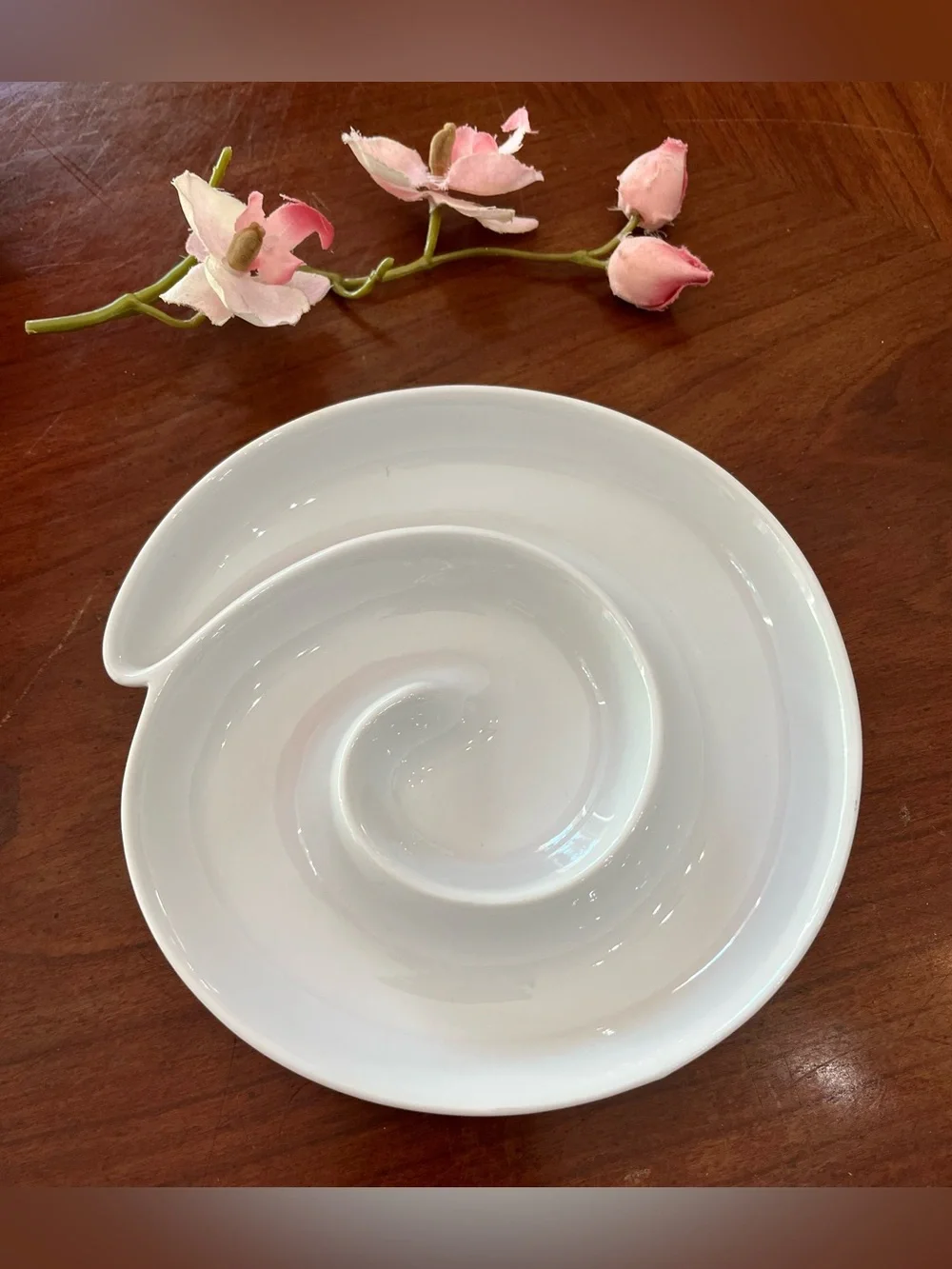 Crate & Barrel White Porcelain Appetizer Serving Set Vintage Spiral & Wavy Rows